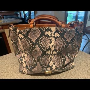 Dooney & Bourke hand bag